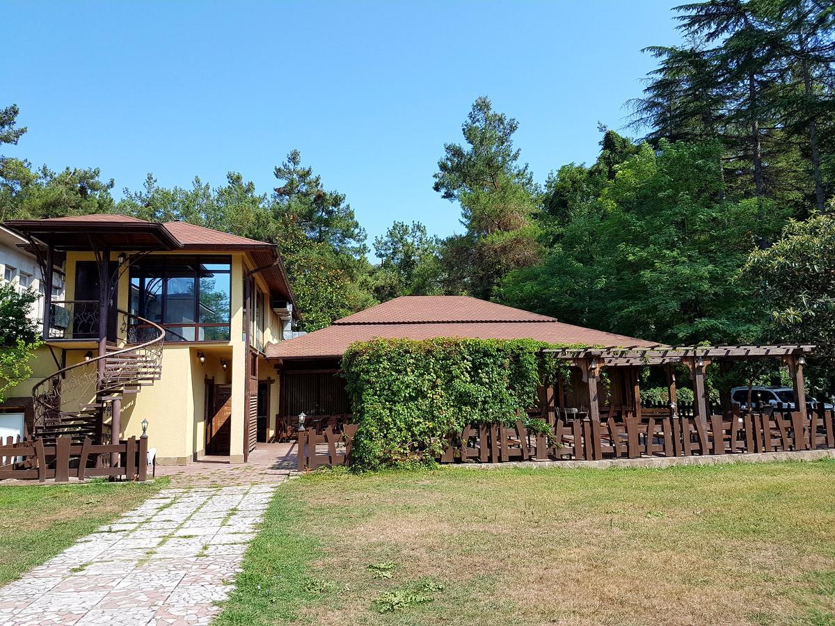 Guest House Black Sea Pizunda Ngoại thất bức ảnh